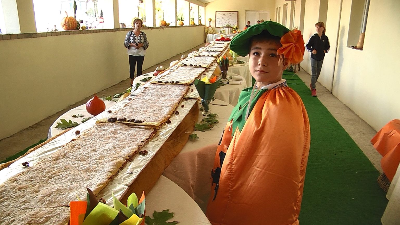Plăcintă lungă de 17 metri pentru a marca a XVII-a ediţie a Festivalului Dovleacului