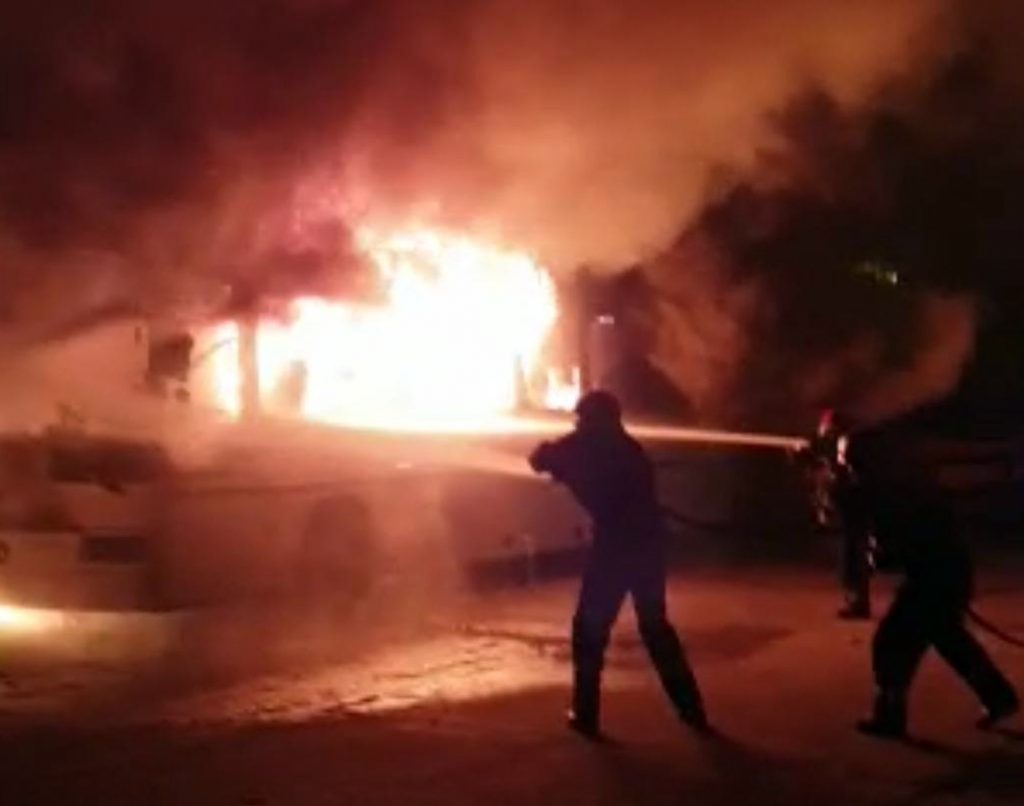 Trei autobuze au ars în fosta autogară din municipiul Târgoviște