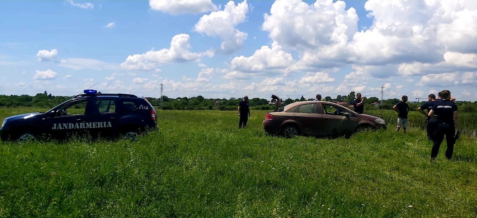 Intervenția jandarmilor pentru recuperarea unui autoturism