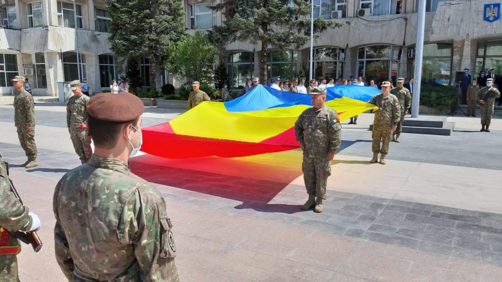 La Târgoviște, autoritățile au marcat Ziua Drapelului Național