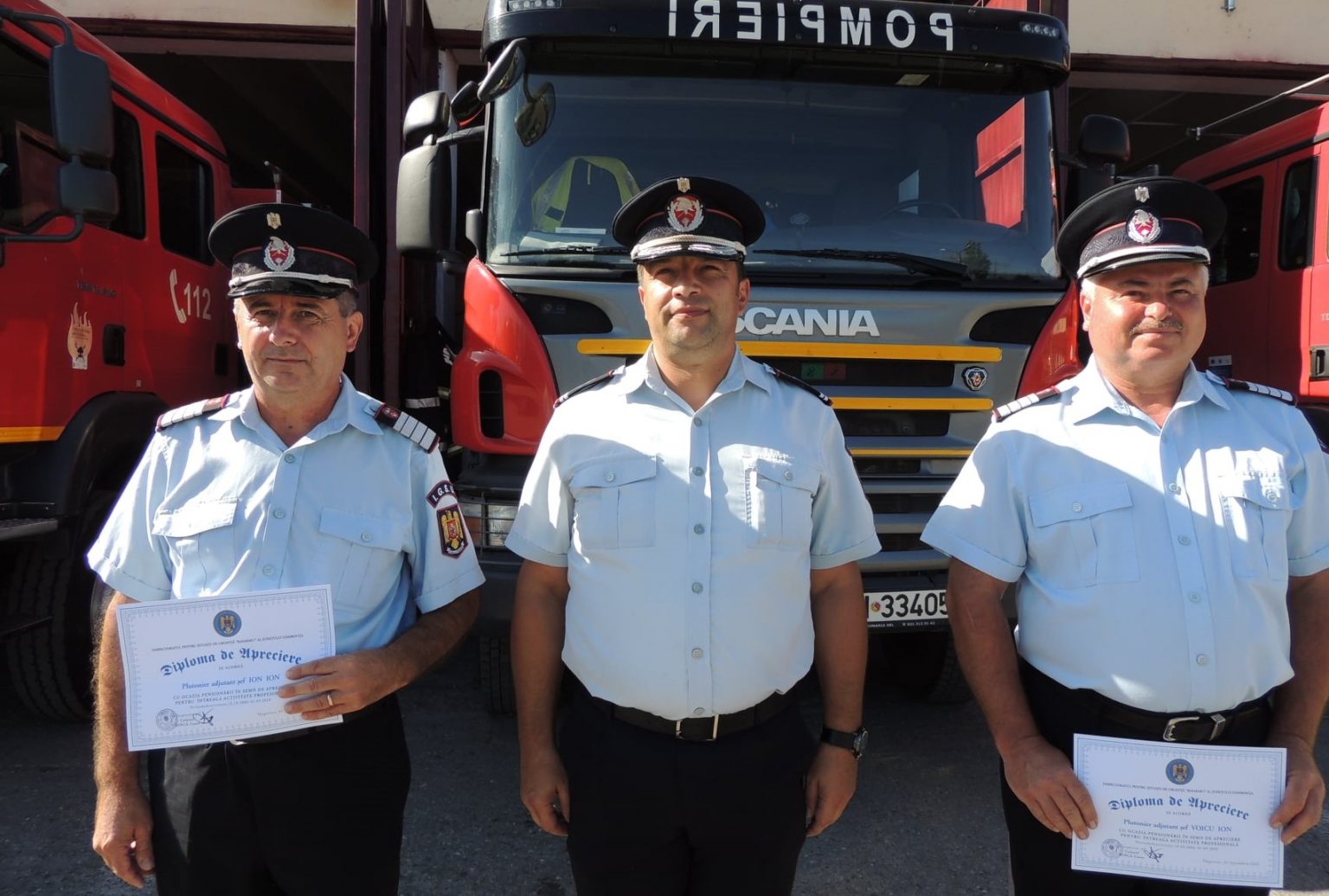 Trei pompieri dâmbovițeni au trecut în rezervă, cu drept de pensie, după zeci de ani de serviciu în slujba comunității
