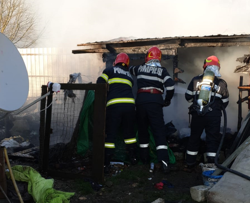 Incendiu la o gospodărie din comuna Răzvad