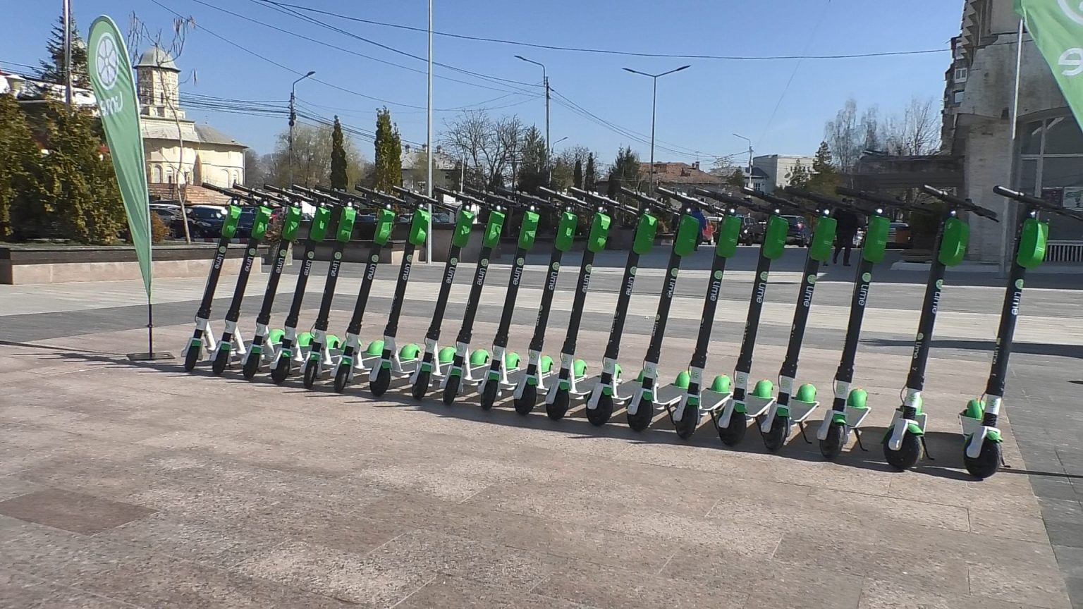 Recomandările polițiștilor pentru conducătorii de biciclete și trotinete electrice