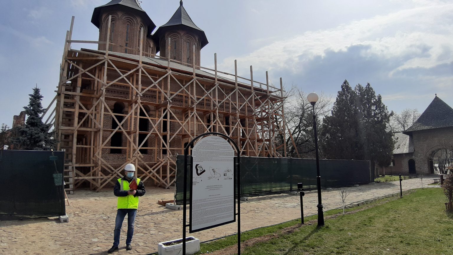 Sunt în grafic lucrările la Curtea Domnească și Poarta Vânătorilor intră în reabilitare