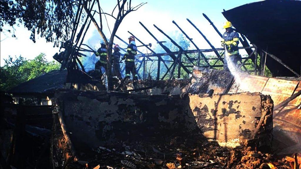 Alertă în Cornești, incendiu puternic