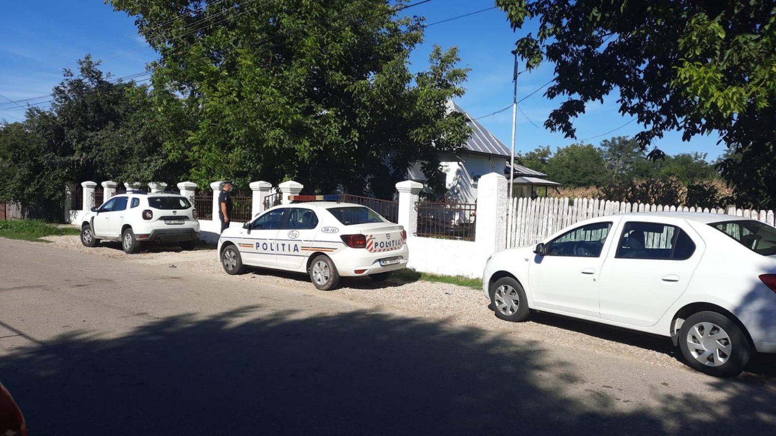 PERCHEZIȚII ce vizează „Vaccinarea la chiuvetă” a 10 FOTBALIȘTI de la Pucioasa