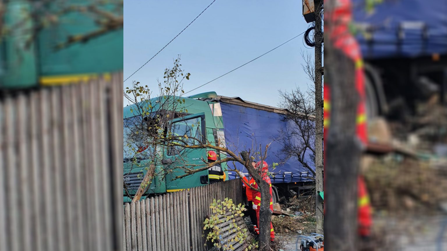 Șofer în stare de inconștiență, după ce a ajuns cu TIR-ul într-un gard