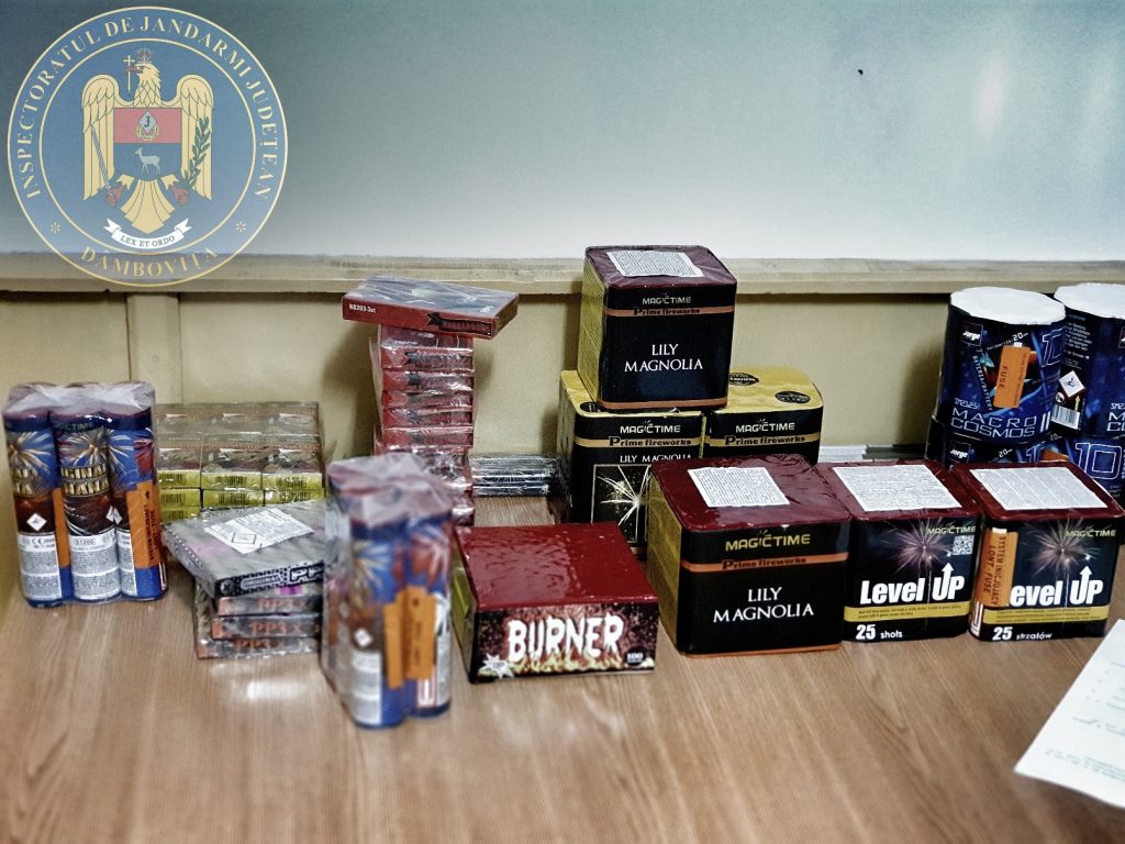 Mii de petarde și artificii, confiscate de jandarmii dâmbovițeni