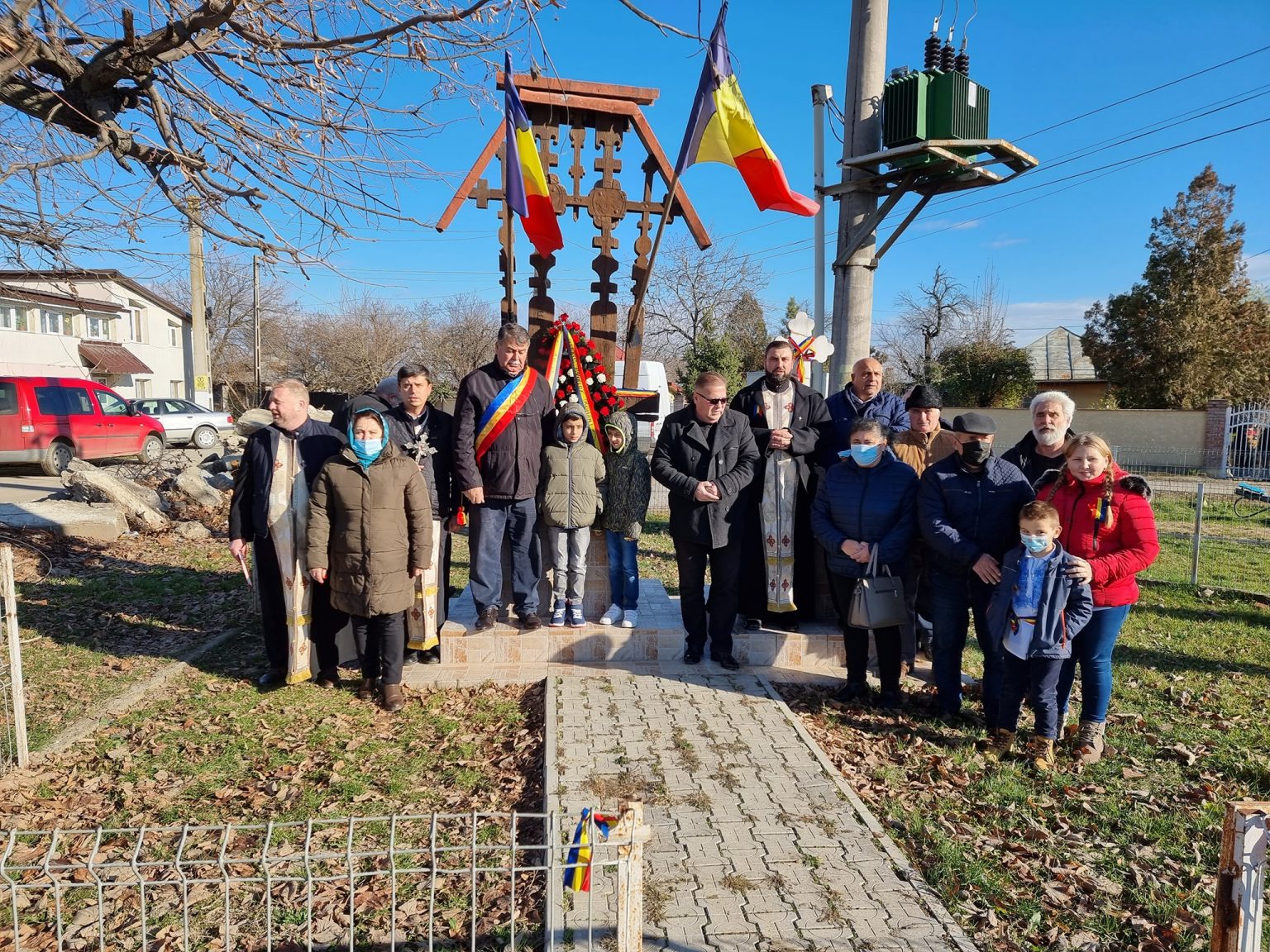 Niculești, 1 Decembrie, coroane de flori la Monumentul Eroilor , cinstind astfel jertfa și devotamentul eroilor și a înaintașilor