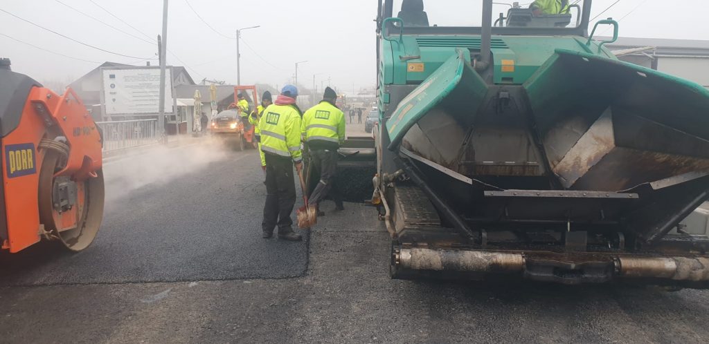 Podul peste pârâul Racovița, la Băleni, a fost redeschis circulației