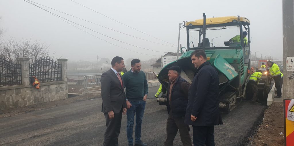 Podul peste pârâul Racovița, la Băleni, a fost redeschis circulației