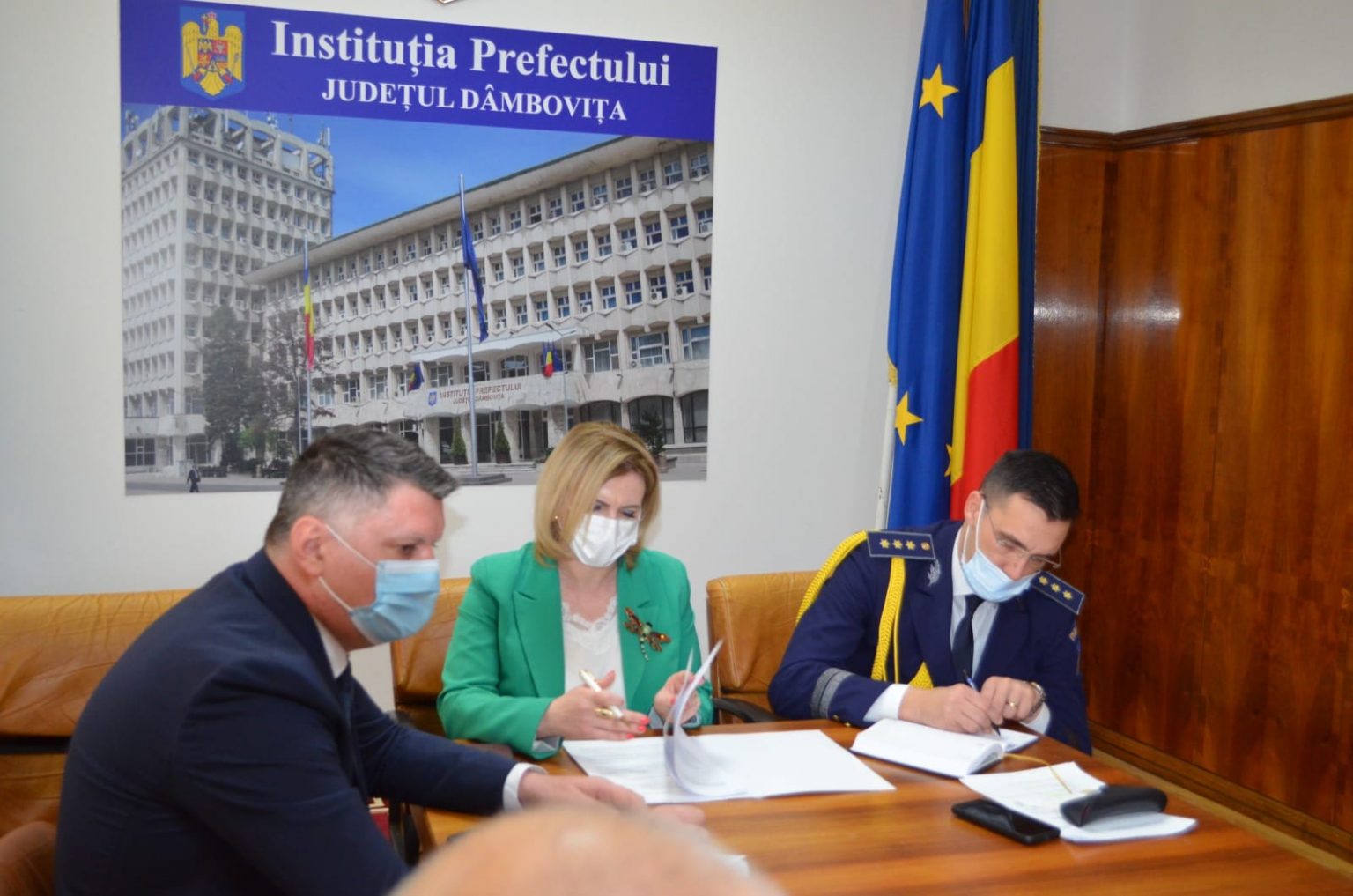 Program prelungit la Serviciul Paşapoarte Dâmbovița