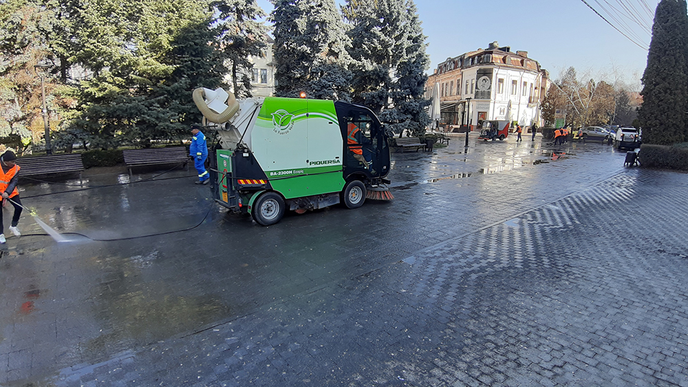 A început tradiționala curățenie de primăvară în Municipiul Târgoviște