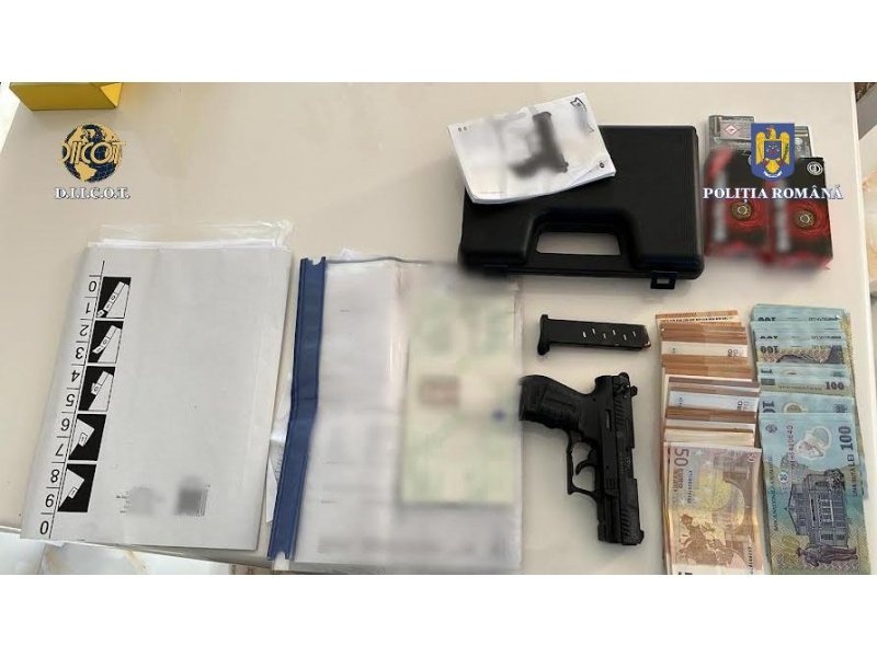 PERCHEZIȚII în Târgoviște, Titu, Braniștea, Costeștii din Vale, Gura Șuții, Lungulețu, Odobești, Produlești și Văcărești, vizat grupul infracțional organizat compus din 45 de persoane