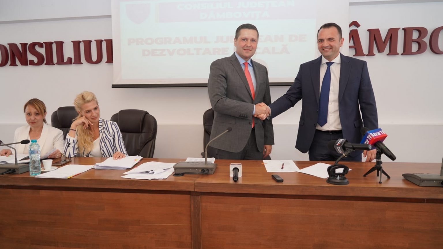 46 de noi contracte au fost semnate astăzi de președintele Corneliu Ștefan, în vederea finanțării de investiții prin Programul Județean de Dezvoltare Locală