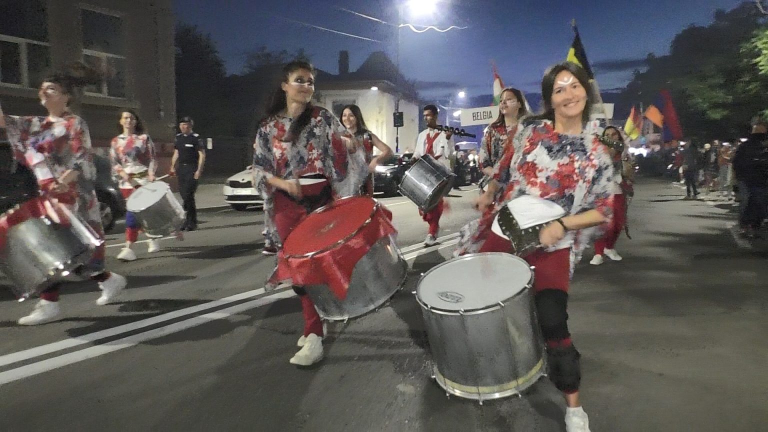 La ceas de seară, pe străzile Târgoviștei, Parada BABEL