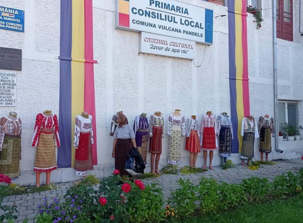 Sânzienele și Povestești cu ie și cântec la Căminul Cultural "Izvor de Apă Vie"