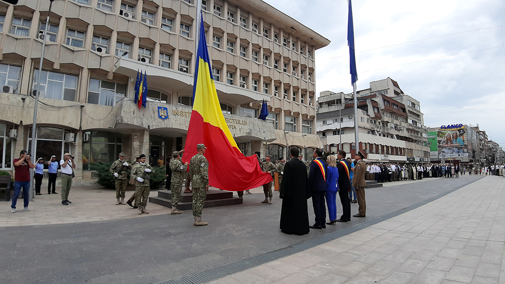 Ziua Drapelului Național, sărbătorită în Piața Tricolorului din Târgoviște. VIDEO