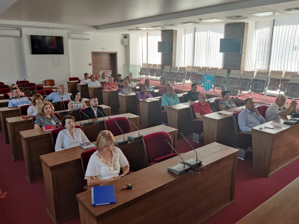 La Prefectura Dâmbovița a avut loc ședința ordinară a Grupului de Lucru Mixt, au fost invitați și lideri ai comunităților rome din județ