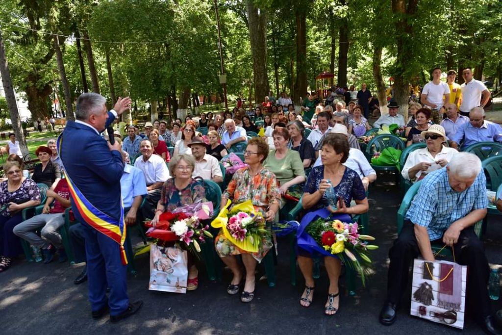 Primăria Găești a premiat cele mai longevive cupluri