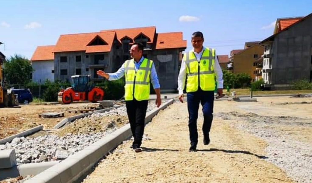 Se lucrează la sistematizarea zonei aferente Grădiniței noi din cartierul Sagricom