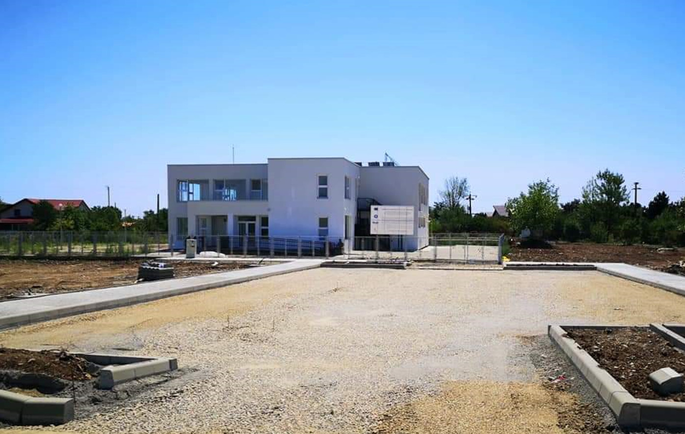 Se lucrează la sistematizarea zonei aferente Grădiniței noi din cartierul Sagricom