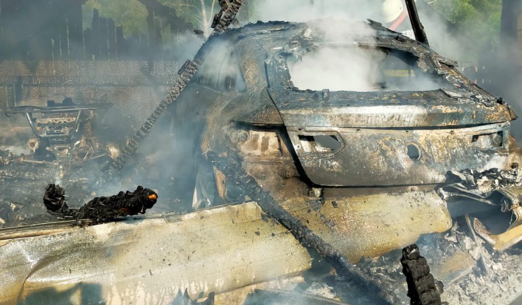 Incendiu violent într-o gospodărie din satul Stătești, comuna Vârfuri