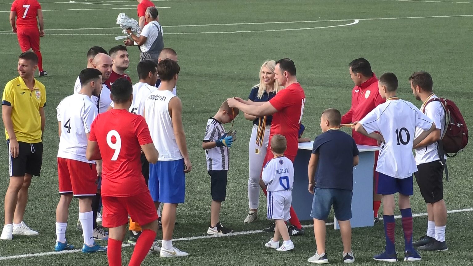 Cupa Cartierelor la Fotbal, Micro 12 este campioană