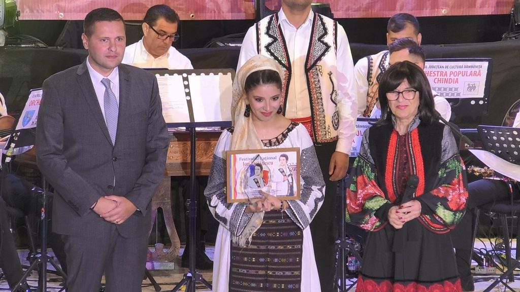 TROFEUL FESTIVALULUI „Ion Dolănescu”, ediția 2022, a fost câștigat de Larisa Cârlugea din Gorj. VIDEO