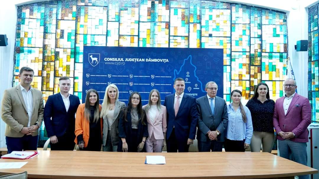 internship la Consiliul Județean Dâmbovița