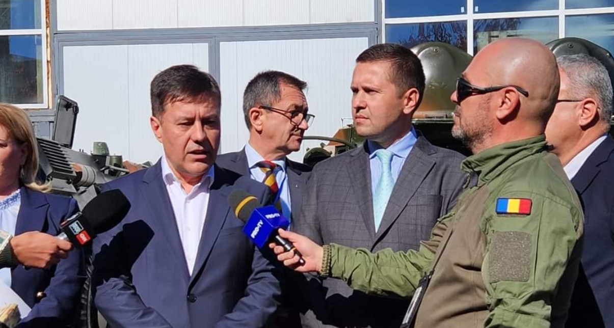 Automecanica Moreni a semnat acordul de colaborare cu trei universități din țară, dar și cu Agenția de Cercetare pentru Tehnică și Tehnologii Militare, în prezența ministrului Florin Spătaru 