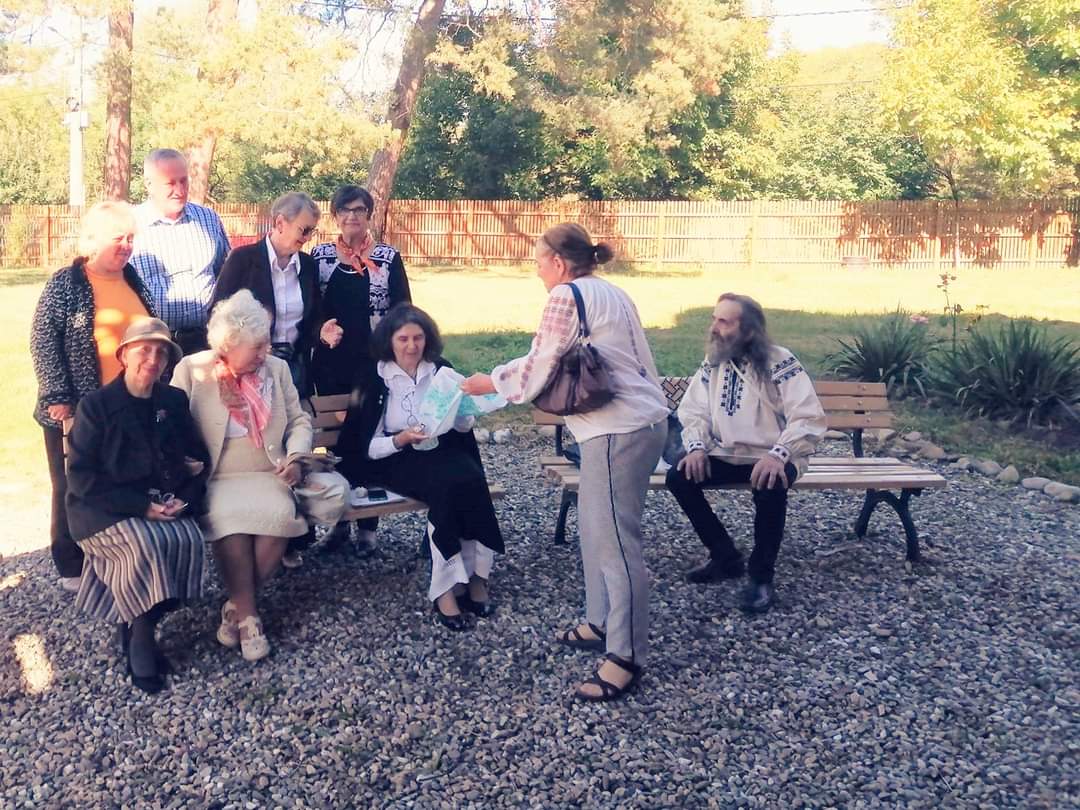 Casa-Atelier Gravor „Gabriel Popescu” din Vulcana Pandele a gazduit un eveniment dedicat seniorilor de Ziua Vârstnicilor