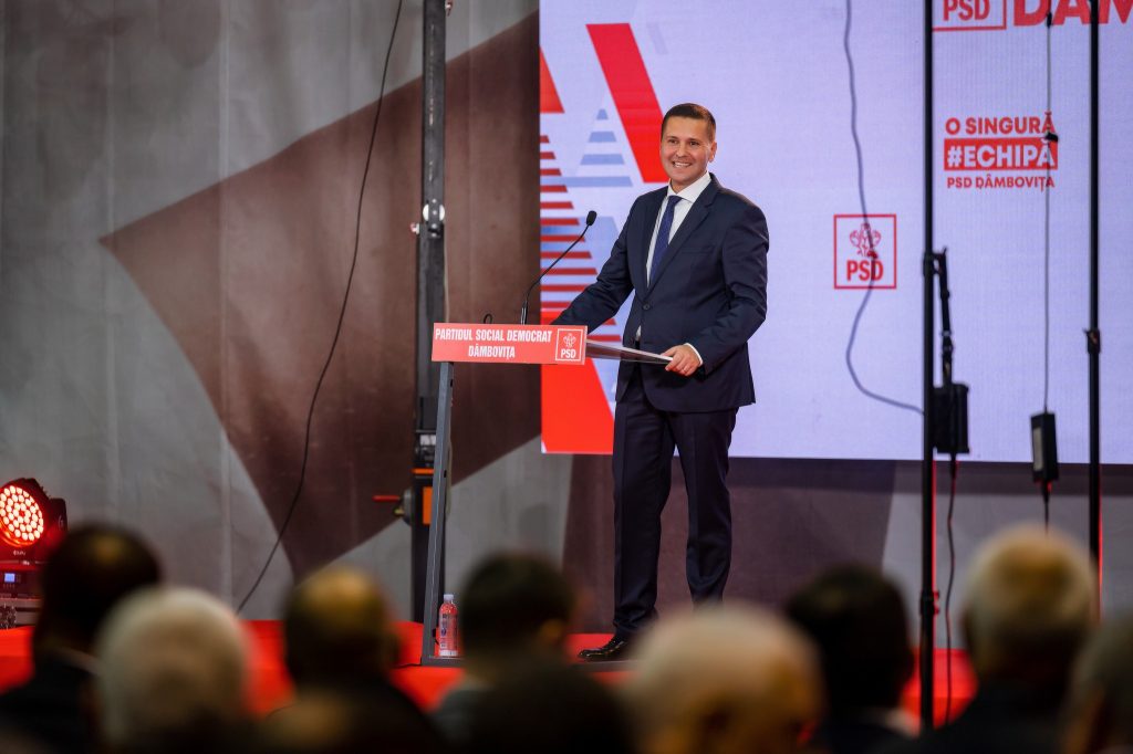La Sala Polivalentă din Târgoviște în prezența a 3000 de delegați social- democrați din tot județul Dâmbovița, Corneliu Ștefan reales președinte