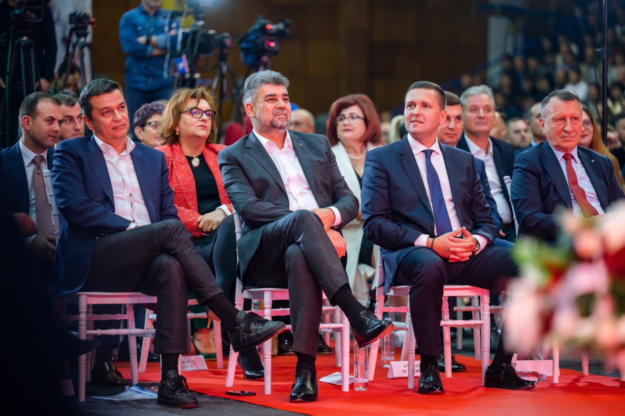  La Sala Polivalentă din Târgoviște în prezența a 3000 de delegați social- democrați din tot județul Dâmbovița, Corneliu Ștefan reales președinte 