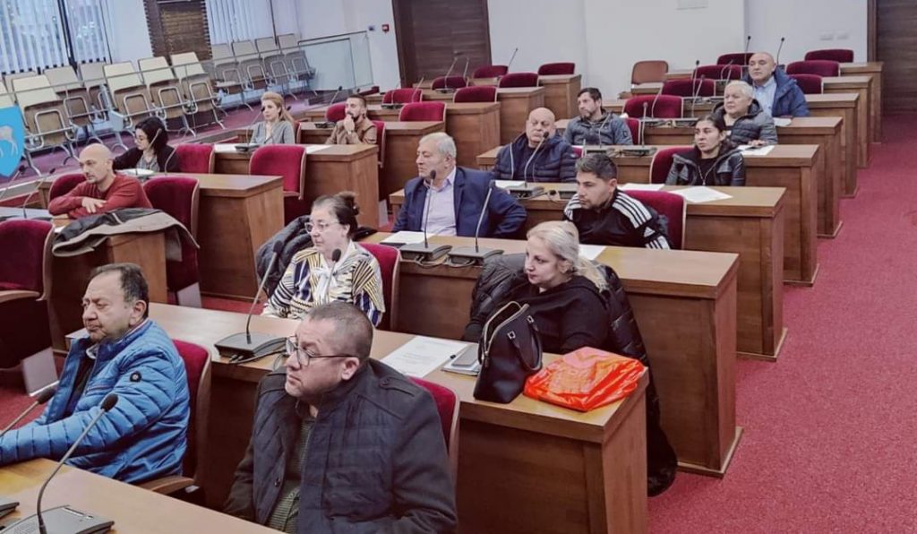 Instituția Prefectului  sprijină demersurile  autorităţilor  publice locale şi judeţene pentru soluţionarea problemelor cu care se confruntă cei din comunităţile de romi