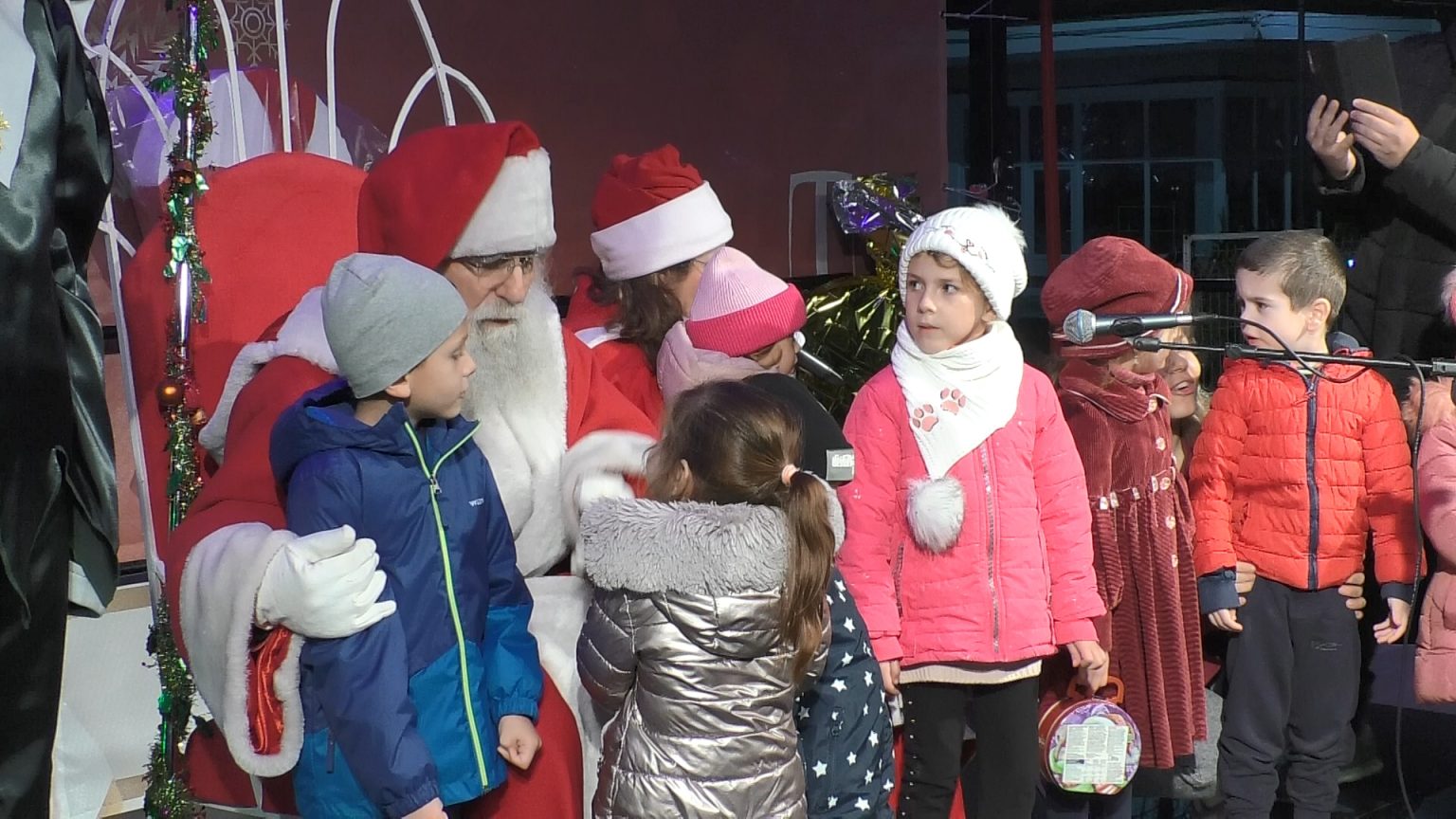 Parada lui Moș Crăciun a dat viață municipiului Târgoviște