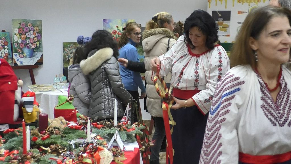 A fost deschis Târgul de Crăciun cu miresme de sărbători la Vulcana Pandele