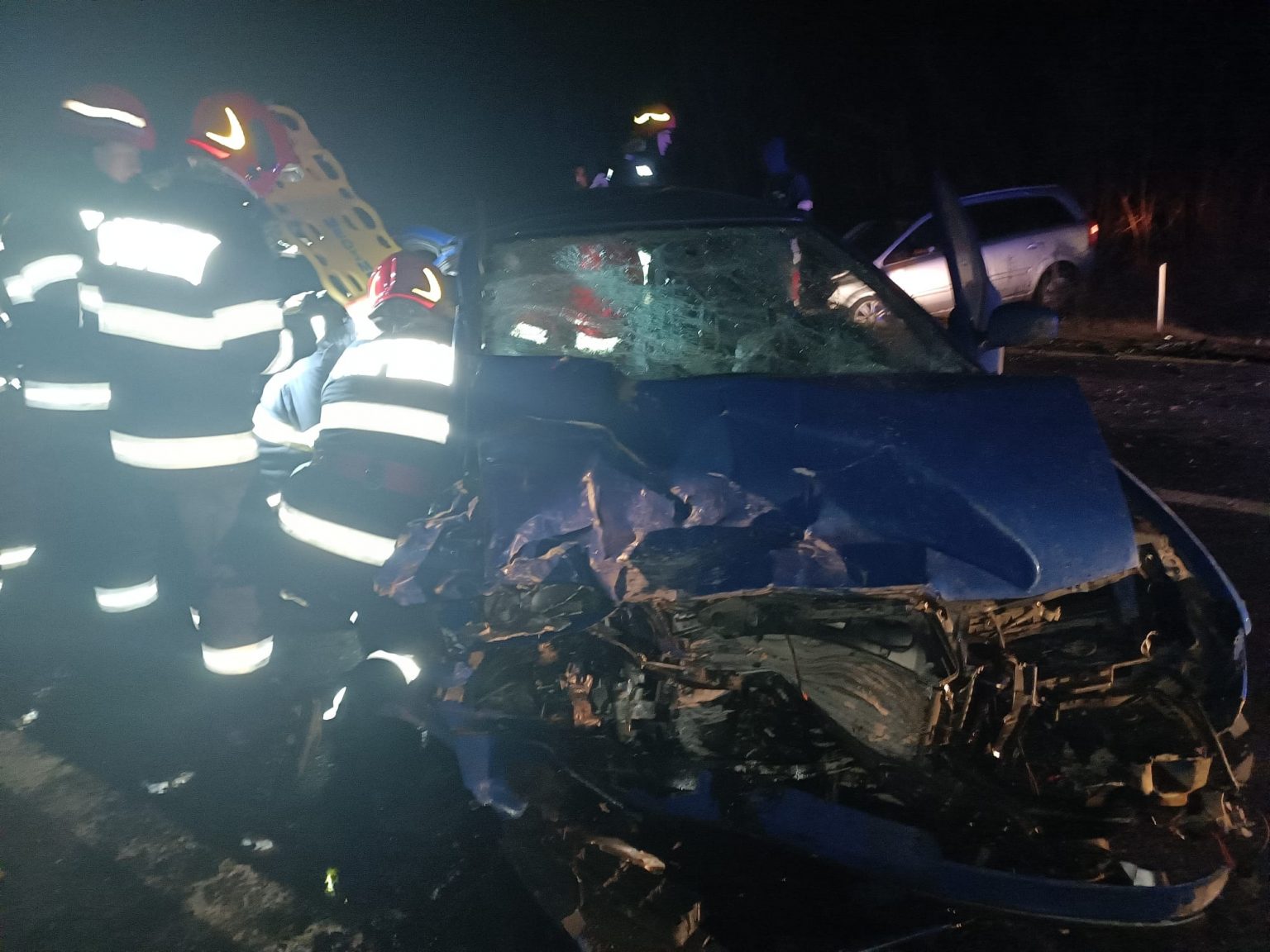 Trei persoane rănite într-un accident grav pe DN 72 Târgoviște-Găești