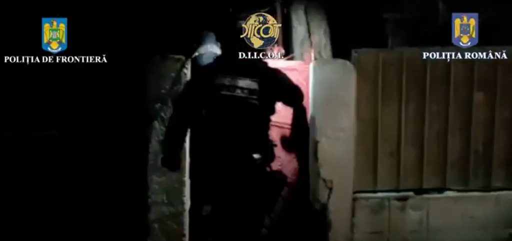 POLIȚIA ROMÂNĂ, DIICOT și POLIȚIA de FRONTIERĂ desfășoară 34 de percheziții în Dâmbovița, București, Argeș, Teleorman, Olt, Sibiu, Arad, Vâlcea, Vrancea și Galați