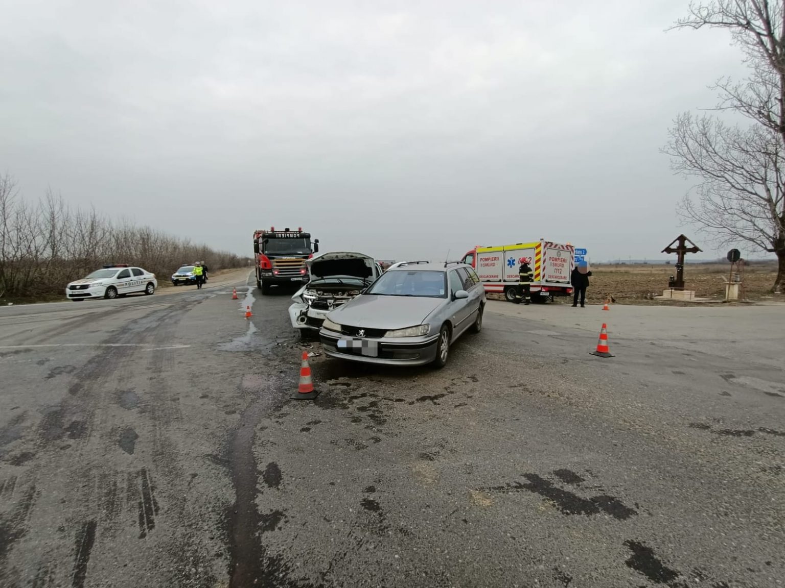 Pe DN 7 intersecție cu DJ 711 A, coliziune între două autoturisme