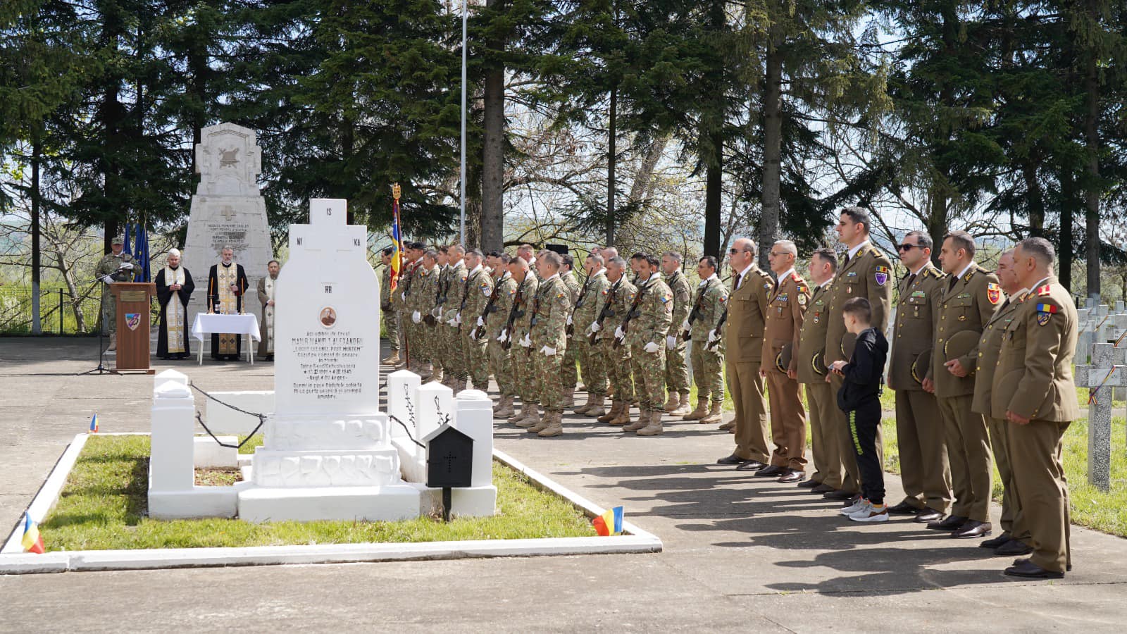 Garnizoana Târgoviște și autorităților au sărbătorit veteranii de război dâmbovițeni