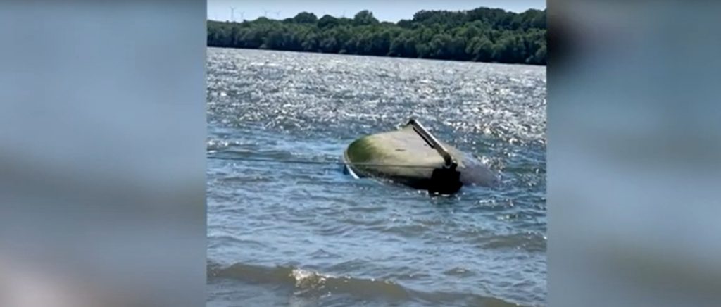 O barcă pescărească s-a scufundat la aproximativ 200 metri de mal