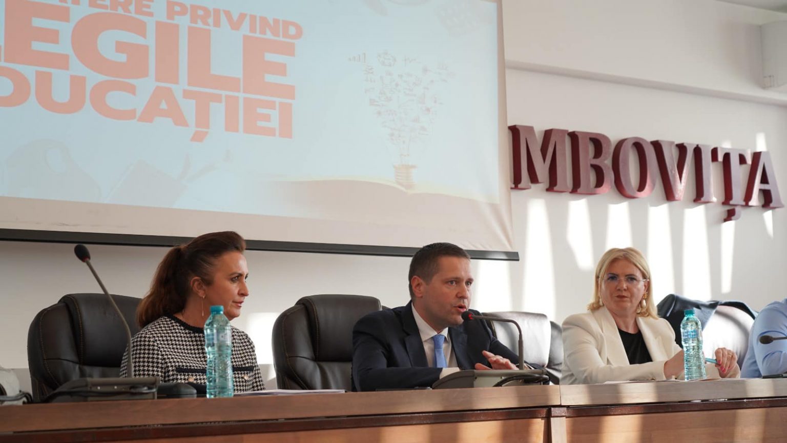 La Târgoviște, a avut loc o dezbatere regională privind reforma în Educație, o prioritate pe agenda PSD