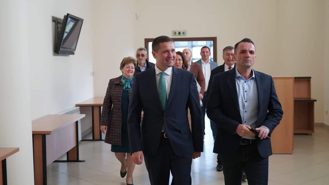Presedintele CJ Dâmbovița, Corneliu Ștefan a fost prezent la dezbaterea „Educația formală și non-formală în perspectiva Anului European al Competențelor”