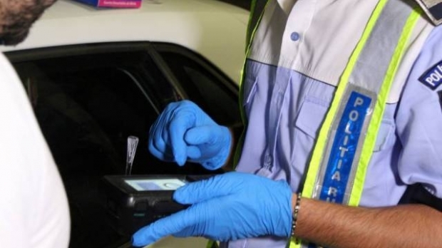 Un tânăr a fost prins la volan sub influența drogurilor, la primele ore ale dimineții de 1 mai, pe DN 72