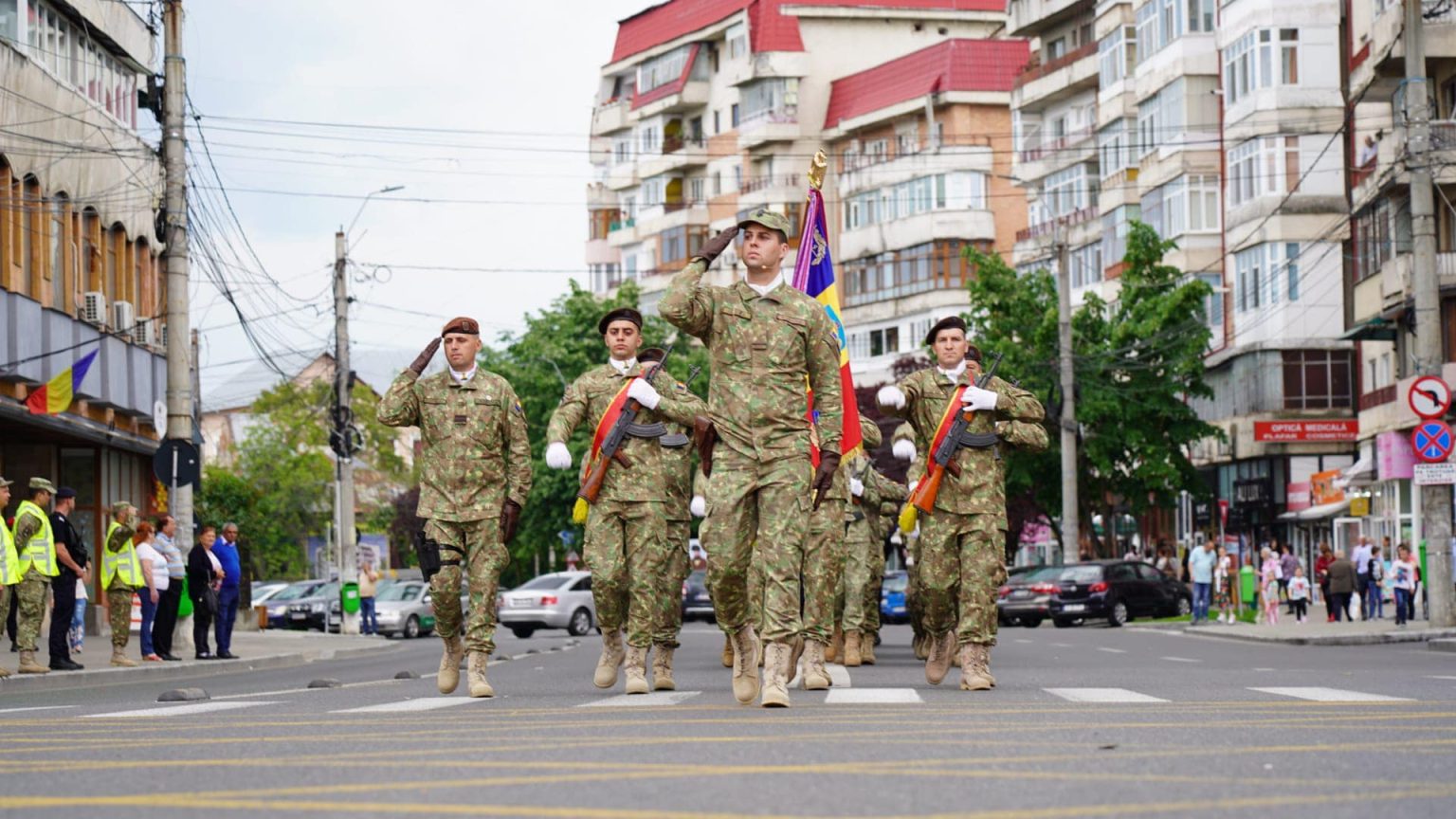 Conducerea CJ Dâmbovița a participat la ceremoniile religioase si militare cu prilejul Înălțarii Domnului și Zilei Eroilor!