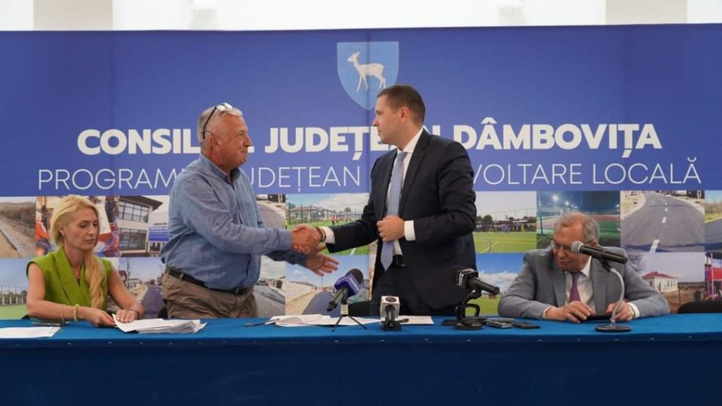 Comuna I.L.Caragiale va avea două microbuze școlare electrice și prin PJDL, administrația locală va realiza șanțuri betonate, modernizarea dispensarului și a stadionului din satul I.L.Caragiale