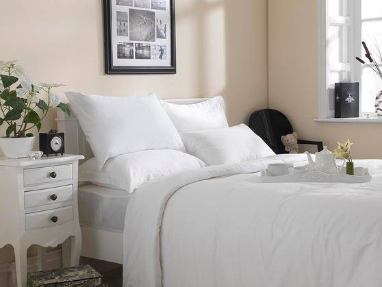 Eleganta pura si confort divin: Descoperă lenjeriile de pat albe din bumbac de la Dormisete