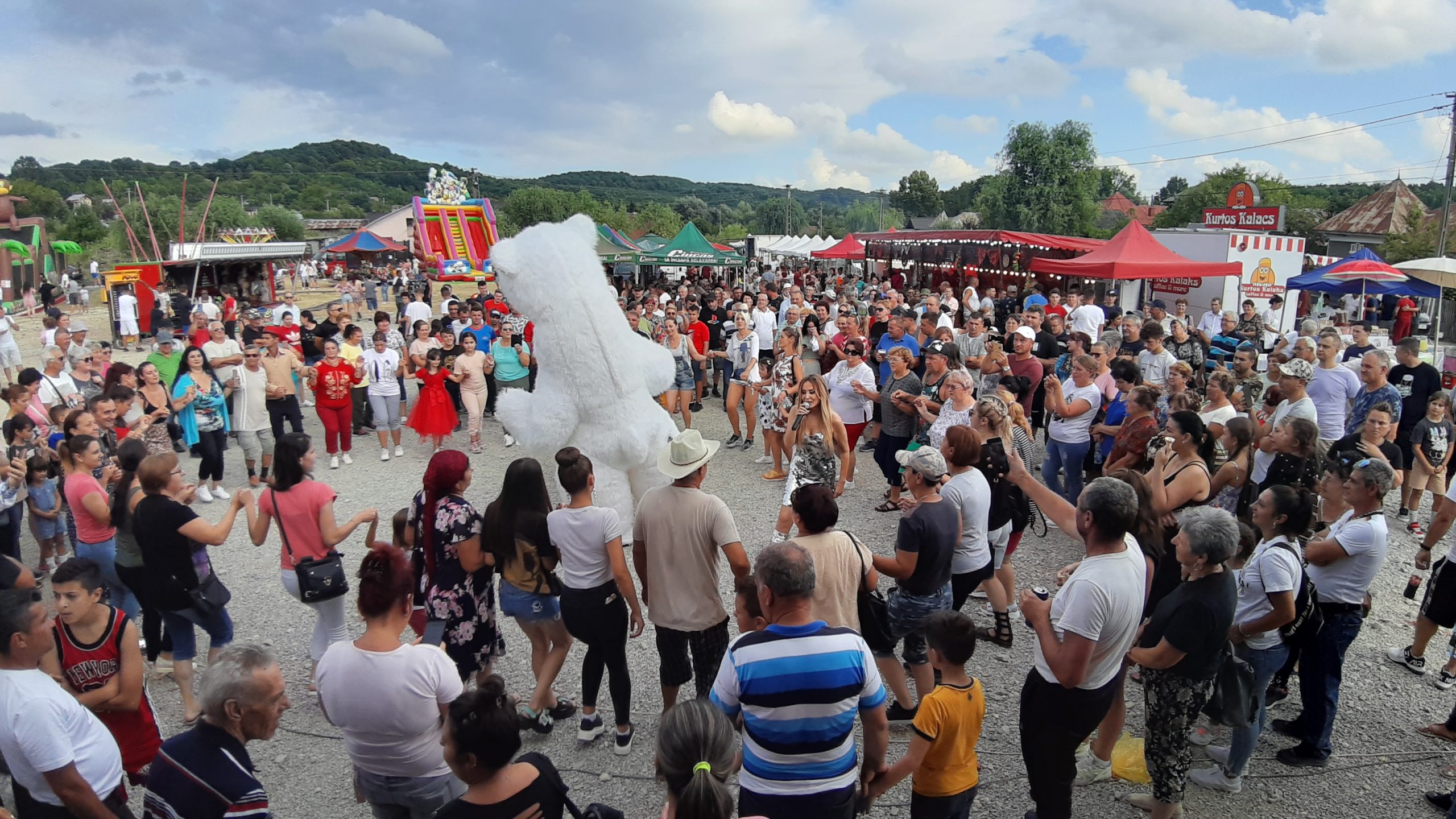 Toată suflarea comunei Răzvad s-a bucurat de sărbătoarea "Sbor la Gorgota"