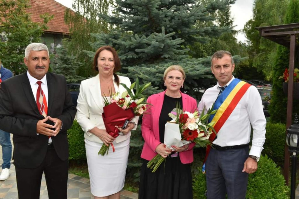 Tradiția se păstrează la Moroeni, au fost premiați cuplurile, seniorii și elevii cei mai buni